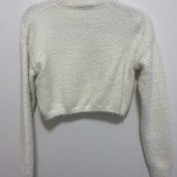 Fuzzy sweater - Picture 3 of 3